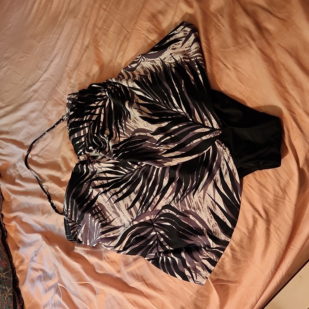 SHORE SHAPES ONE PIECE SWIMSUIT US SIZE 14 VERY GOOD PREOWNED CONDITION NO FLAWS